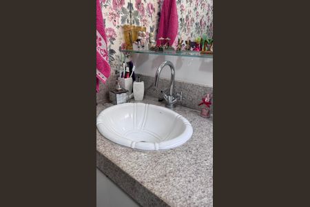 Casa de condomínio à venda com 311m², 4 quartos e 5 vagas Casa de condomínio à venda com 311m², 4 quartos e 5 vagasBanheiro da Suíte 1