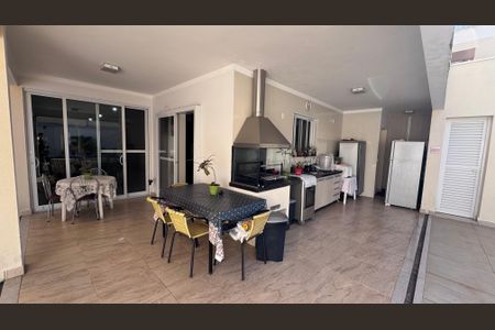 Casa de condomínio à venda com 311m², 4 quartos e 5 vagas Casa de condomínio à venda com 311m², 4 quartos e 5 vagasÁrea gourmet