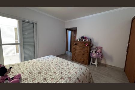 Casa de condomínio à venda com 311m², 4 quartos e 5 vagas Casa de condomínio à venda com 311m², 4 quartos e 5 vagasSuíte 2