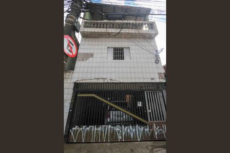 Casa para alugar com 70m², 3 quartos e 2 vagas Casa para alugar com 70m², 3 quartos e 2 vagasFachada