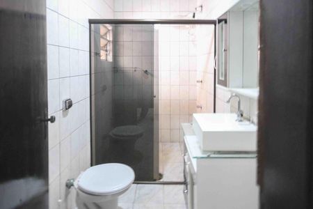 Casa para alugar com 70m², 3 quartos e 2 vagas Casa para alugar com 70m², 3 quartos e 2 vagasBanheiro da Suite