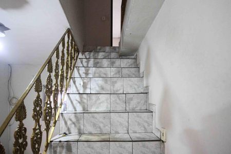 Casa para alugar com 70m², 3 quartos e 2 vagas Casa para alugar com 70m², 3 quartos e 2 vagasEscada
