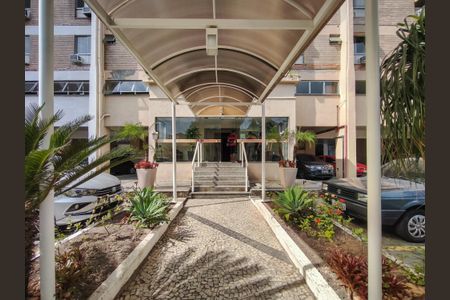 Apartamento à venda com 79m², 2 quartos e 1 vagaFachada e portaria