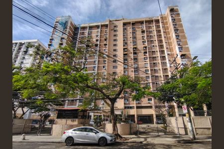 Apartamento à venda com 79m², 2 quartos e 1 vagaFachada e portaria