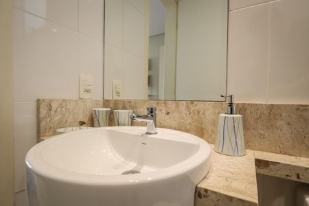 Apartamento à venda com 100m², 2 quartos e 2 vagasBanheiro da Suíte