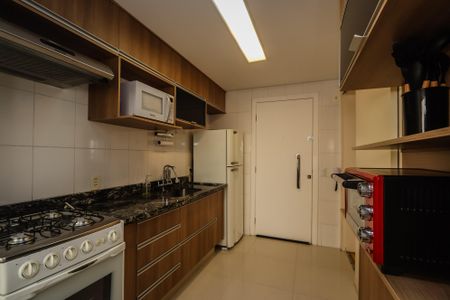 Apartamento à venda com 100m², 2 quartos e 2 vagasCozinha