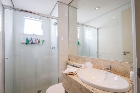 Apartamento à venda com 100m², 2 quartos e 2 vagasBanheiro da Suite 2