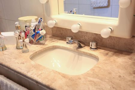Apartamento à venda com 109m², 3 quartos e 2 vagasBanheiro da Suíte
