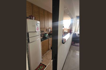 Apartamento à venda com 72m², 2 quartos e 1 vaga Apartamento à venda com 72m², 2 quartos e 1 vagaCozinha americana