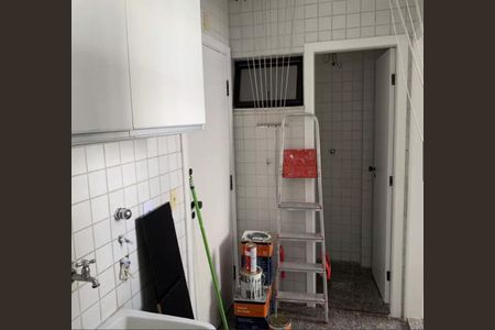 Apartamento à venda com 110m², 3 quartos e 2 vagas Apartamento à venda com 110m², 3 quartos e 2 vagasÁrea de Serviço