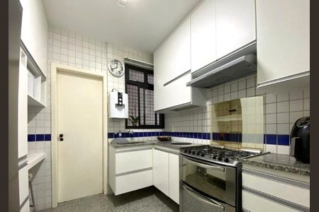 Apartamento à venda com 110m², 3 quartos e 2 vagas Apartamento à venda com 110m², 3 quartos e 2 vagasCozinha