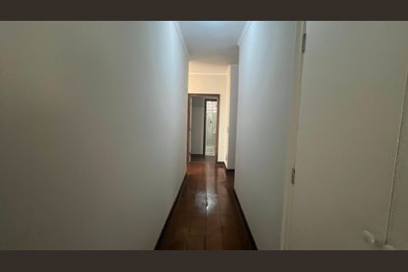 Casa à venda com 400m², 3 quartos e 5 vagasCorredor