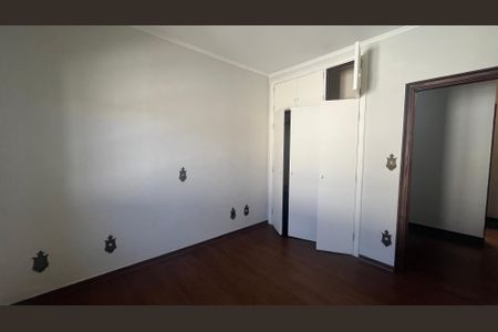 Casa à venda com 400m², 3 quartos e 5 vagasSuíte 1
