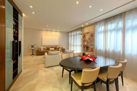Apartamento à venda com 140m², 4 quartos e 3 vagas Apartamento à venda com 140m², 4 quartos e 3 vagasSala