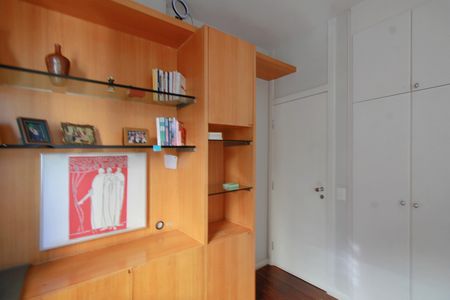 Apartamento à venda com 140m², 4 quartos e 3 vagasQuarto 4