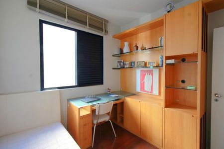 Apartamento à venda com 140m², 4 quartos e 3 vagasQuarto 4
