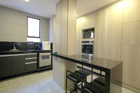 Cozinha de apartamento à venda com 4 quartos, 140m² em Carmo, Belo Horizonte