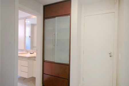 Apartamento à venda com 140m², 4 quartos e 3 vagasCorredor