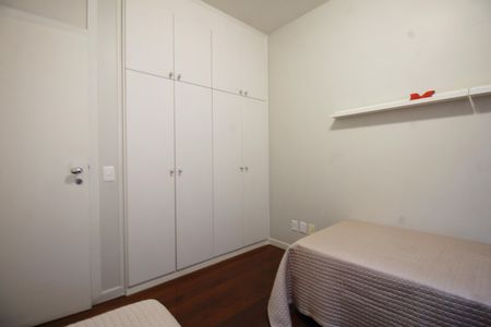Quarto 3 de apartamento à venda com 4 quartos, 140m² em Carmo, Belo Horizonte