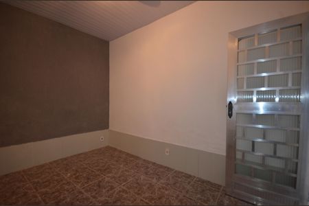 Sala de casa para alugar com 2 quartos, 56m² em Marechal Hermes, Rio de Janeiro