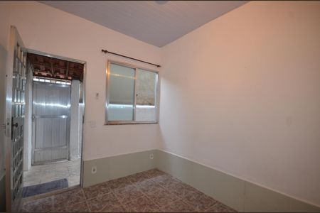 Sala de casa para alugar com 2 quartos, 56m² em Marechal Hermes, Rio de Janeiro