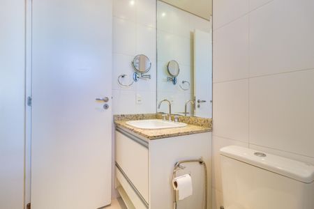 Apartamento para alugar com 118m², 3 quartos e 4 vagas Apartamento para alugar com 118m², 3 quartos e 4 vagasBanheiro da Suíte
