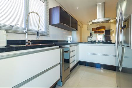 Apartamento para alugar com 118m², 3 quartos e 4 vagas Apartamento para alugar com 118m², 3 quartos e 4 vagasCozinha