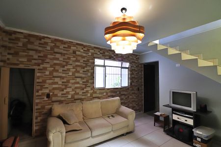 Casa à venda com 145m², 3 quartos e 2 vagasEdícula - Sala