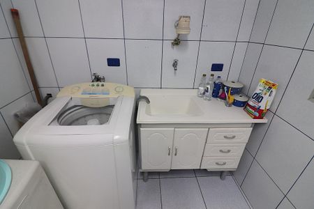 Casa à venda com 145m², 3 quartos e 2 vagasÁrea de Serviço