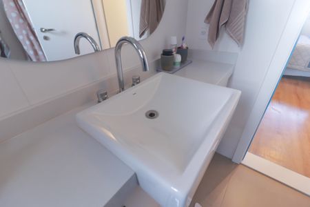 Apartamento à venda com 112m², 2 quartos e 2 vagasBanheiro da Suíte