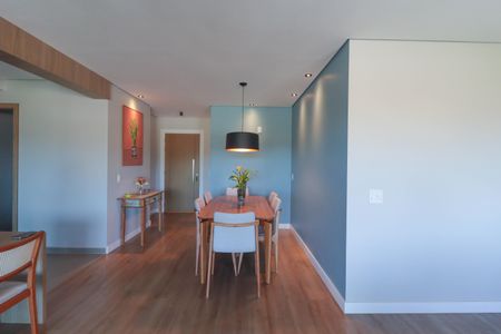 Apartamento à venda com 112m², 2 quartos e 2 vagasSala