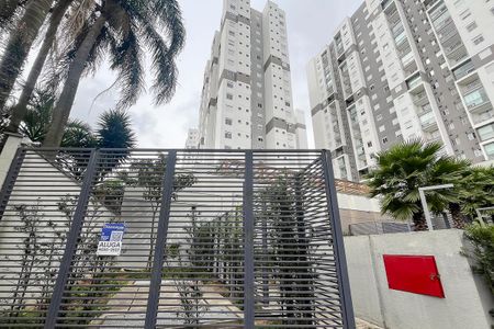 Apartamento para alugar com 55m², 2 quartos e 1 vagaFachada + plaquinha