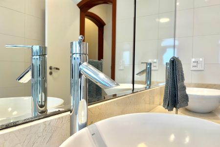 Apartamento à venda com 225m², 3 quartos e 3 vagasBanheiro da Suíte