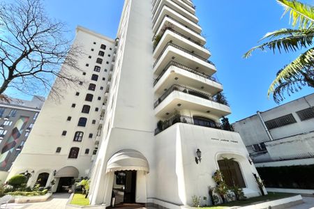 Apartamento à venda com 225m², 3 quartos e 3 vagasFachada