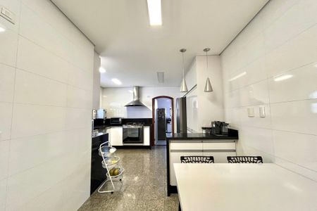 Apartamento à venda com 225m², 3 quartos e 3 vagasCozinha