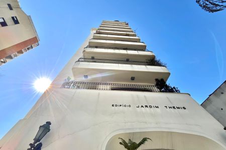 Apartamento à venda com 225m², 3 quartos e 3 vagasFachada