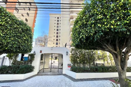 Apartamento à venda com 225m², 3 quartos e 3 vagasFachada