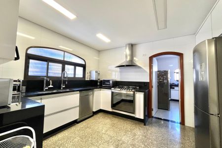 Apartamento à venda com 225m², 3 quartos e 3 vagasCozinha