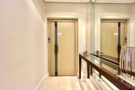 Apartamento à venda com 225m², 3 quartos e 3 vagasHall privativo