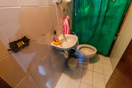 Casa à venda com 255m², 4 quartos e 3 vagas Casa à venda com 255m², 4 quartos e 3 vagasBanheiro de Serviço