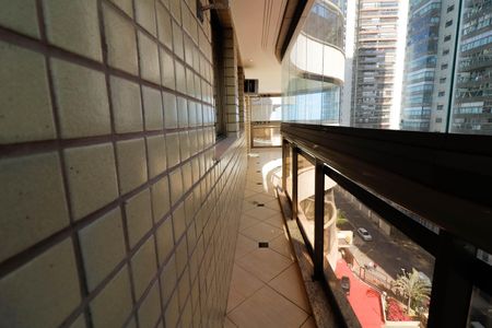 Apartamento à venda com 125m², 4 quartos e 2 vagasVaranda da Suíte