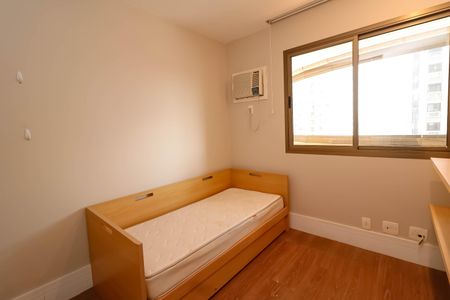 Apartamento à venda com 125m², 4 quartos e 2 vagasQuarto 1
