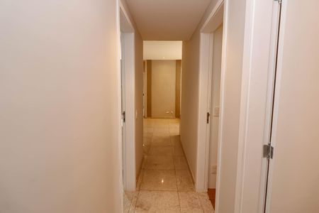 Apartamento à venda com 125m², 4 quartos e 2 vagasCorredor