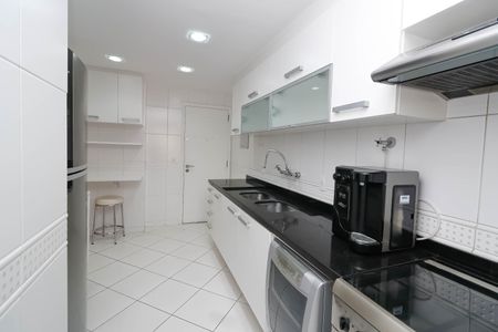 Apartamento à venda com 125m², 4 quartos e 2 vagasCozinha