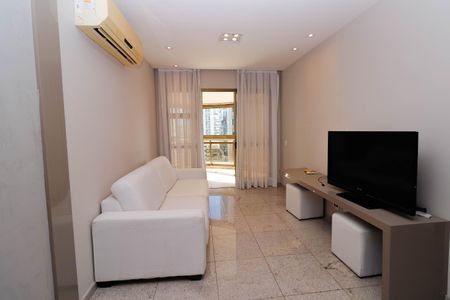 Apartamento à venda com 125m², 4 quartos e 2 vagasSala