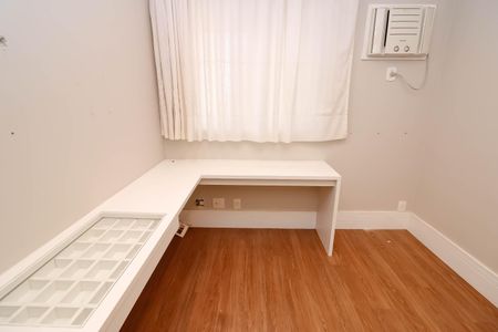 Apartamento à venda com 125m², 4 quartos e 2 vagasQuarto 2