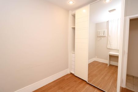 Apartamento à venda com 125m², 4 quartos e 2 vagasQuarto 2