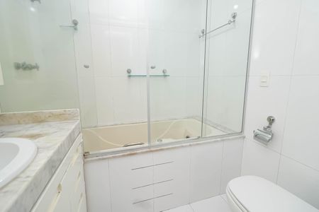 Apartamento à venda com 125m², 4 quartos e 2 vagasBanheiro da Suíte