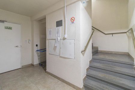 Apartamento para alugar com 44m², 2 quartos e 1 vagaEscada