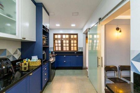 Casa de condomínio à venda com 168m², 4 quartos e 2 vagas Casa de condomínio à venda com 168m², 4 quartos e 2 vagasCozinha